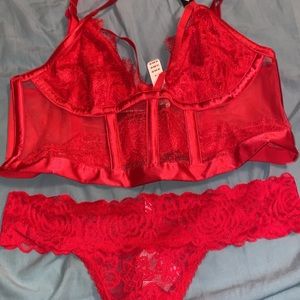 Victoria Secret Lingerie NWT Top is large, bottoms medium